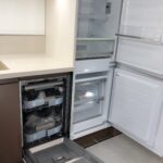 кухня на заказ со встроенным холодильником